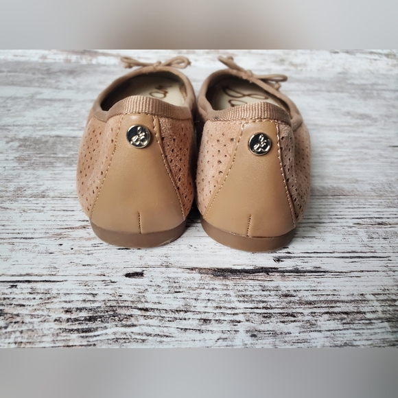 Sam Edelman Felicia Beige Suede Slip On Rounded Closed Toe 5.5 Ballet Flats - Picture 2 of 5